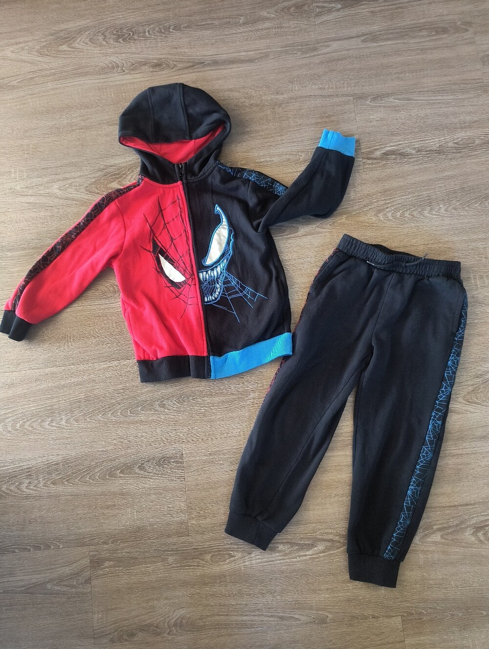 Spiderman Boys 2 Piece Fleece Set Sweatsuit Jogging Size Small (6/7) Venom